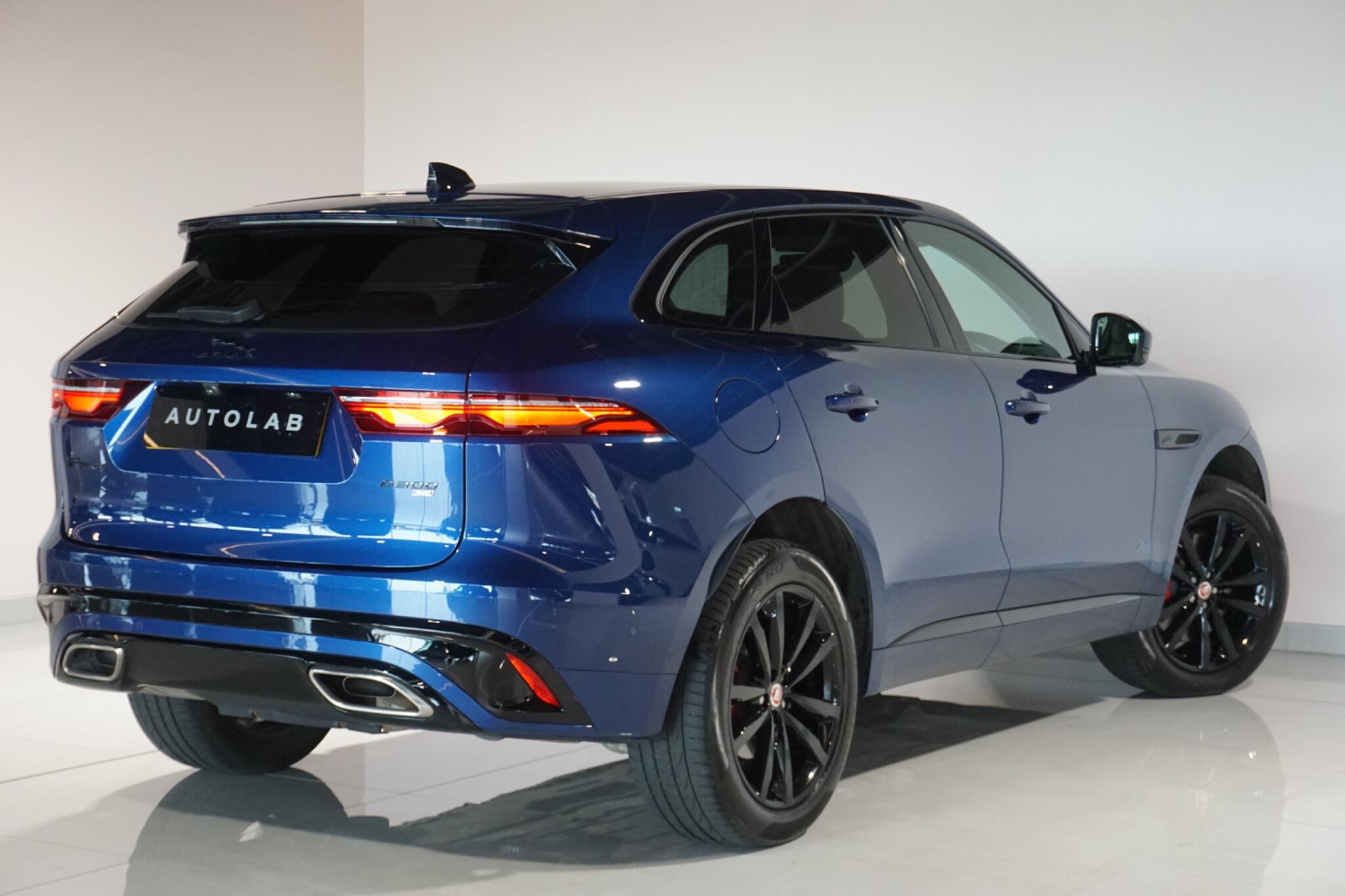 Jaguar F-PACE 3.0 D300 MHEV R-Dynamic SE SUV 5dr Diesel Auto AWD Euro 6 (s/s) (300 ps)